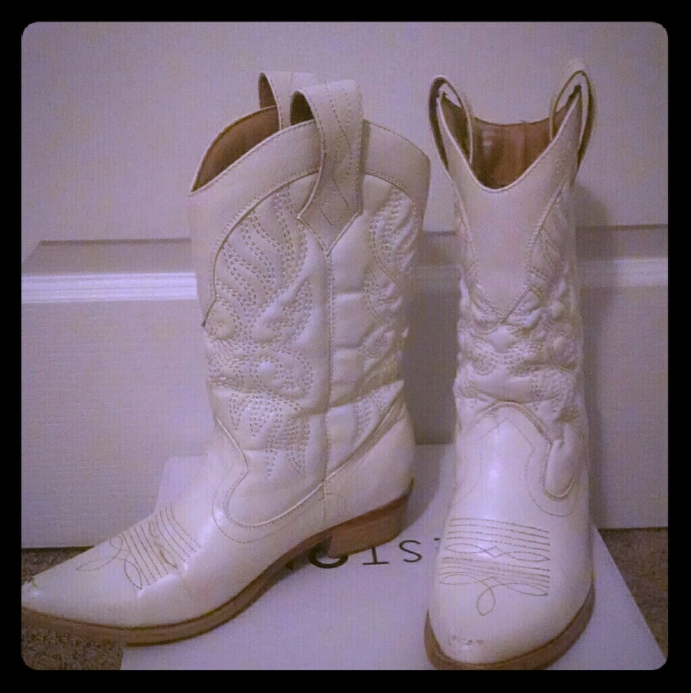 Women's white cowboy boots